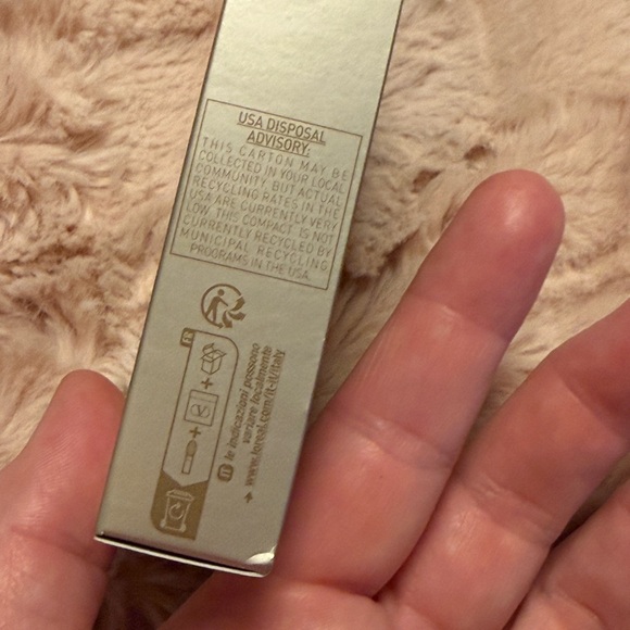 Valentino Gold Stud-Embellished Compact Face Palette - Picture 10 of 10